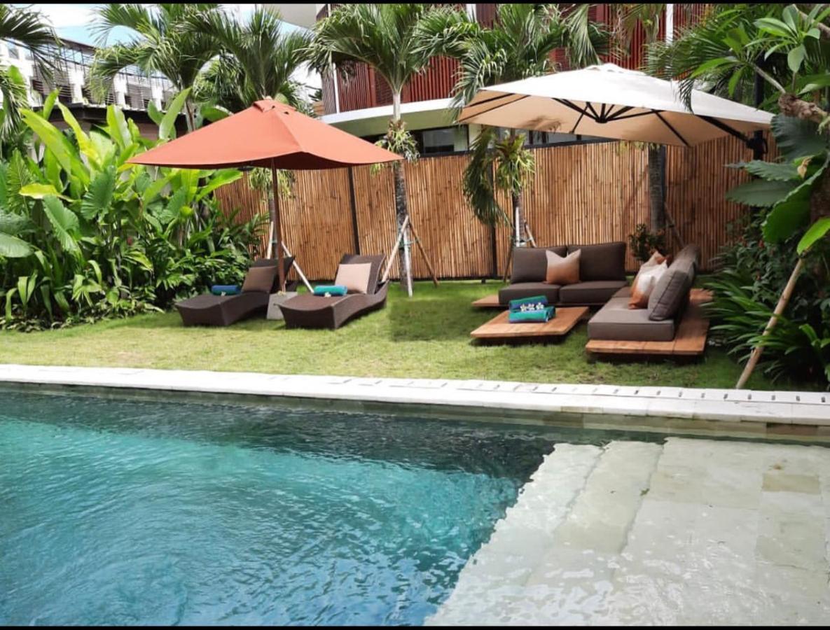 T * Seminyak (Bali)