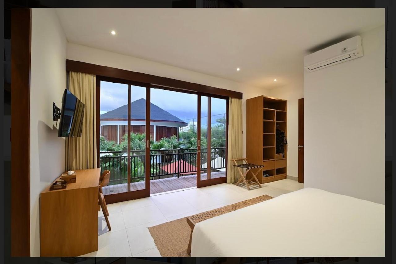 Villa T *