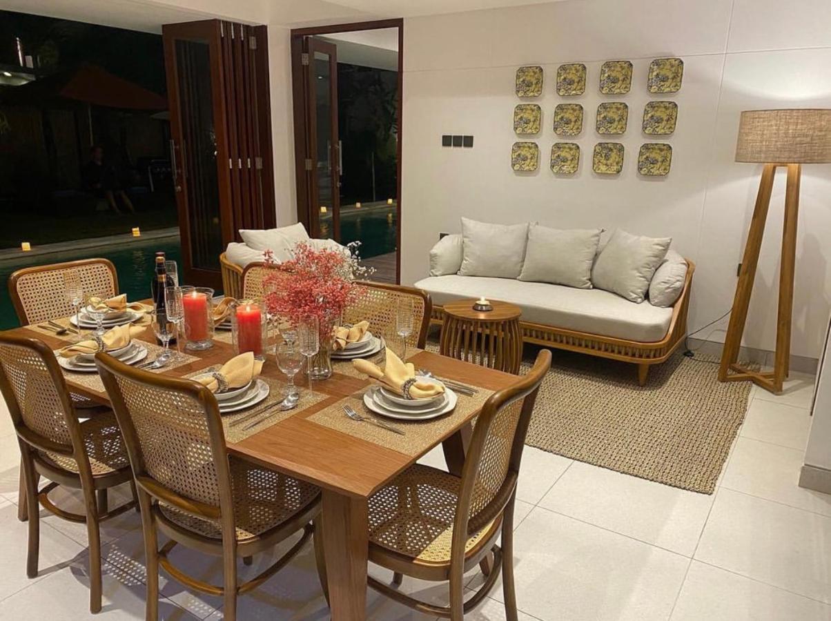 T * Seminyak (Bali)
