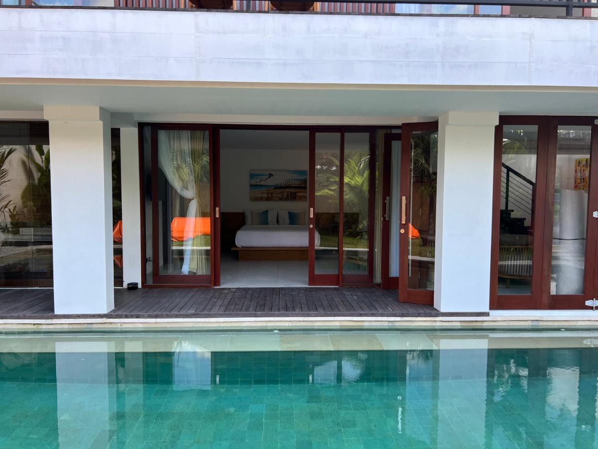 Villa T *