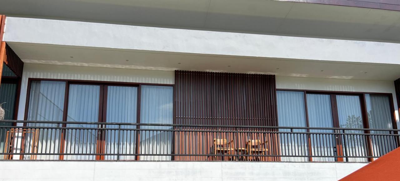 Villa T